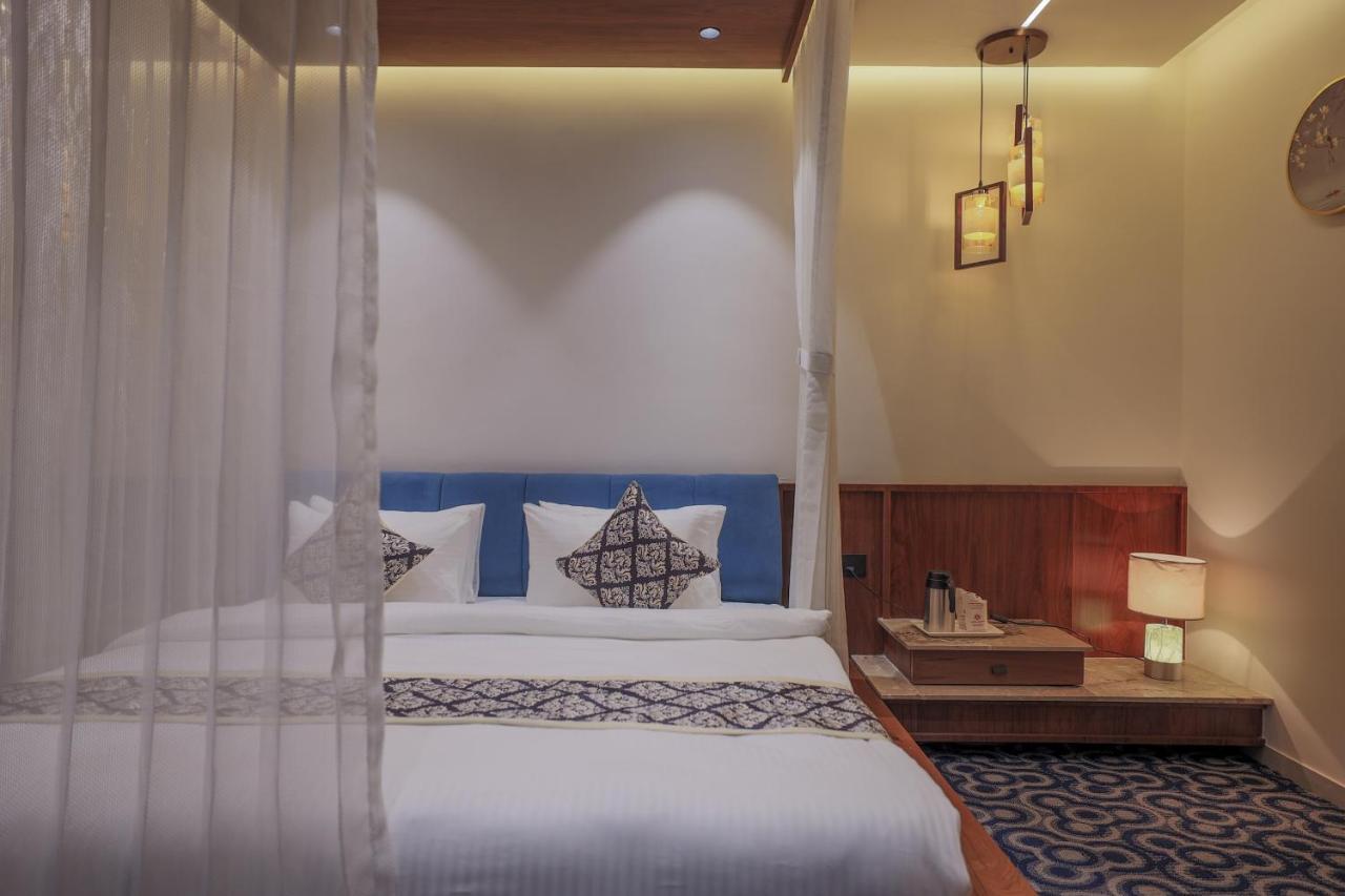 Hotel Aditya Mansingh Inn Somnāth Exteriör bild