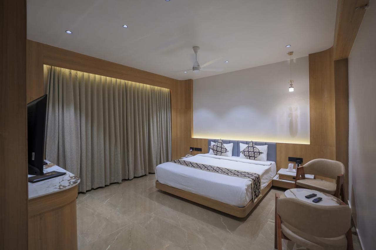 Hotel Aditya Mansingh Inn Somnāth Exteriör bild