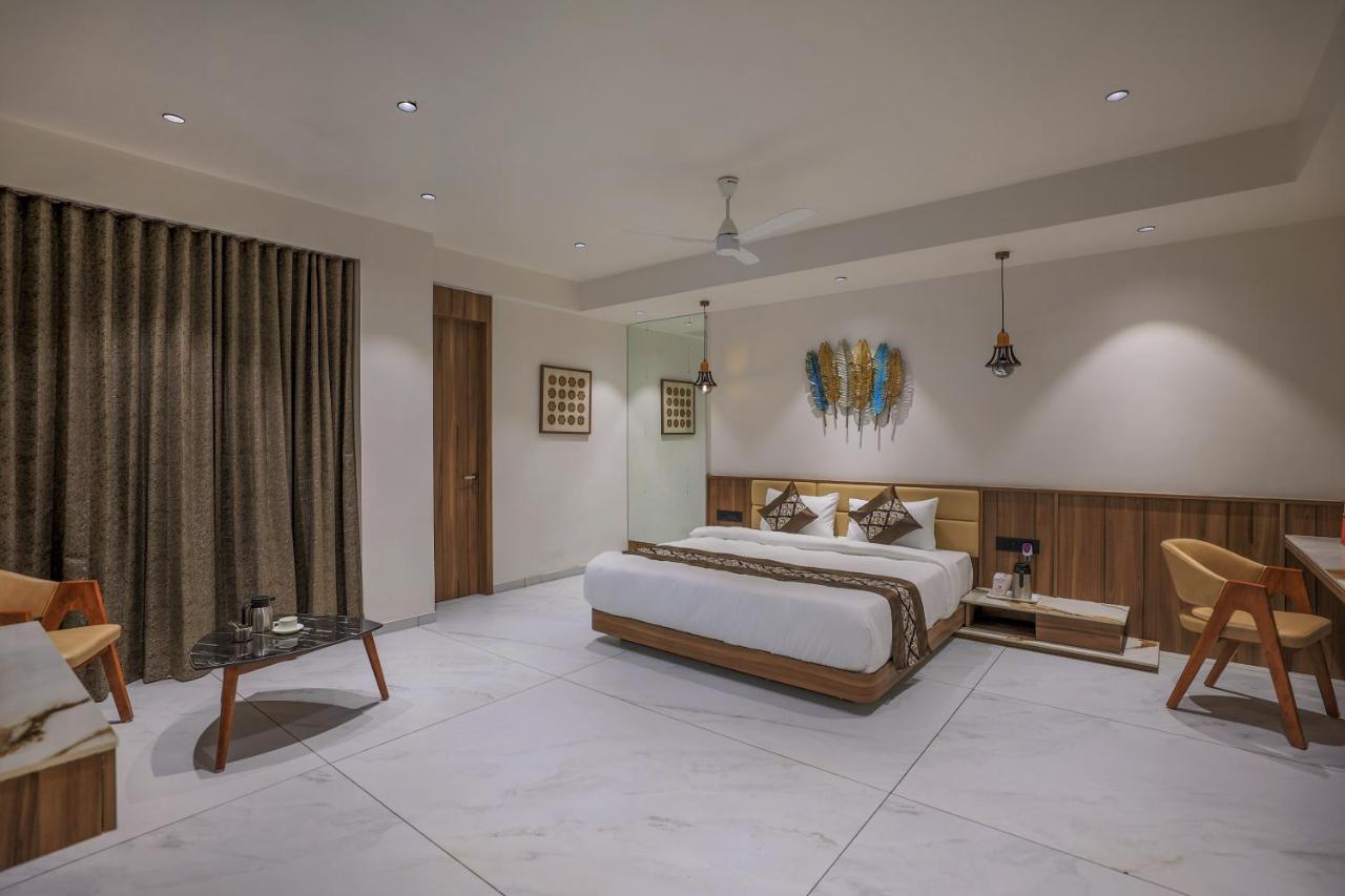 Hotel Aditya Mansingh Inn Somnāth Exteriör bild